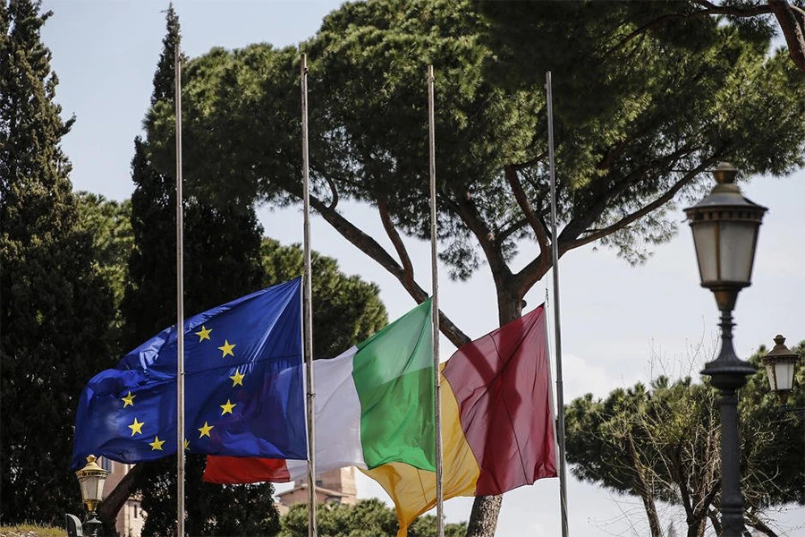 U Italiji minuta šutnje i zastave na pola koplja za žrtve epidemije koronavirusa