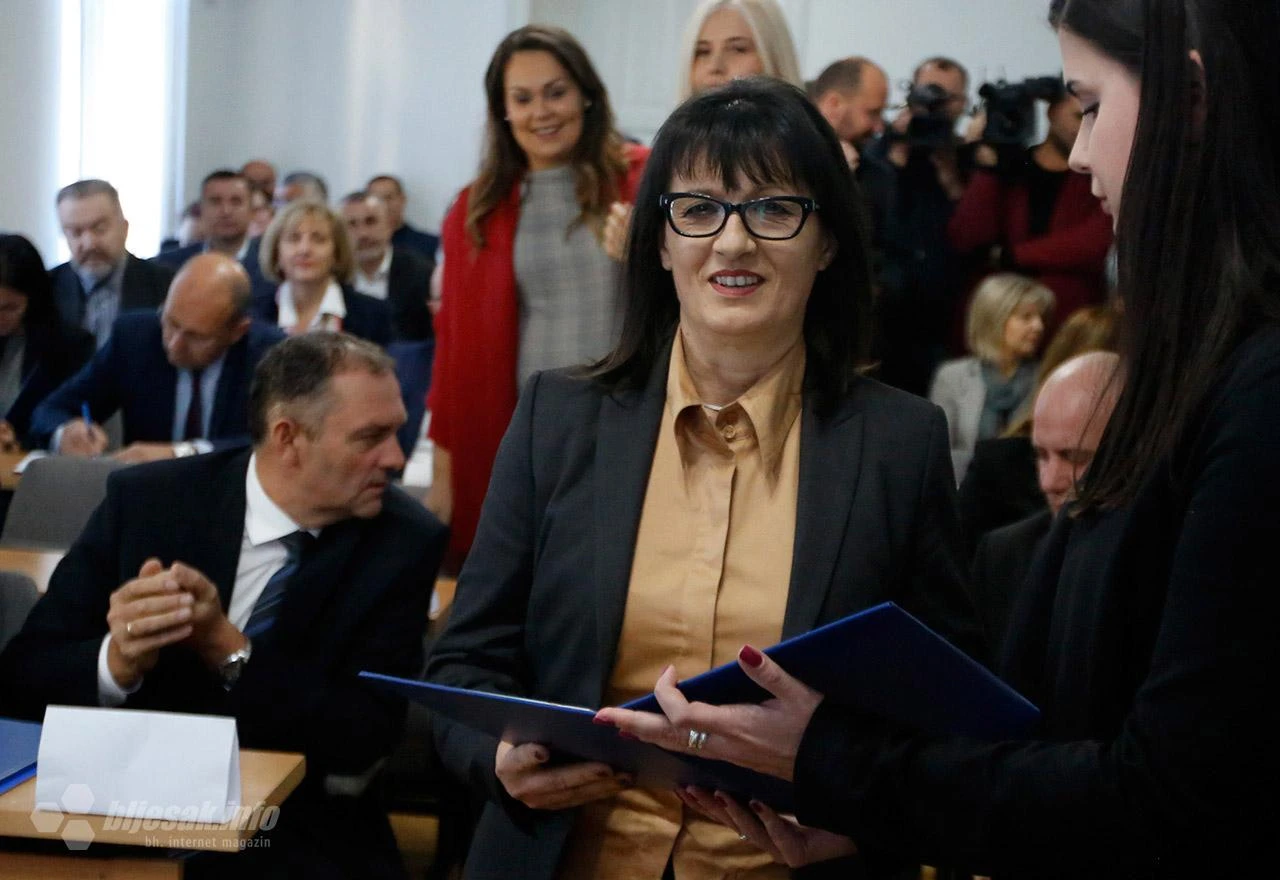 Pehar: Novoimenovani stožer želi jednostranim uredbama kontrolirati Hrvate?!