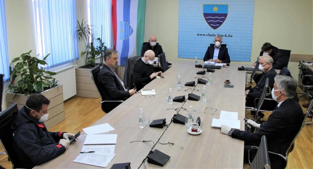 Zabrana kretanja migrantima, rad privatnim stomatolozima; Poziv mobilnim timovima