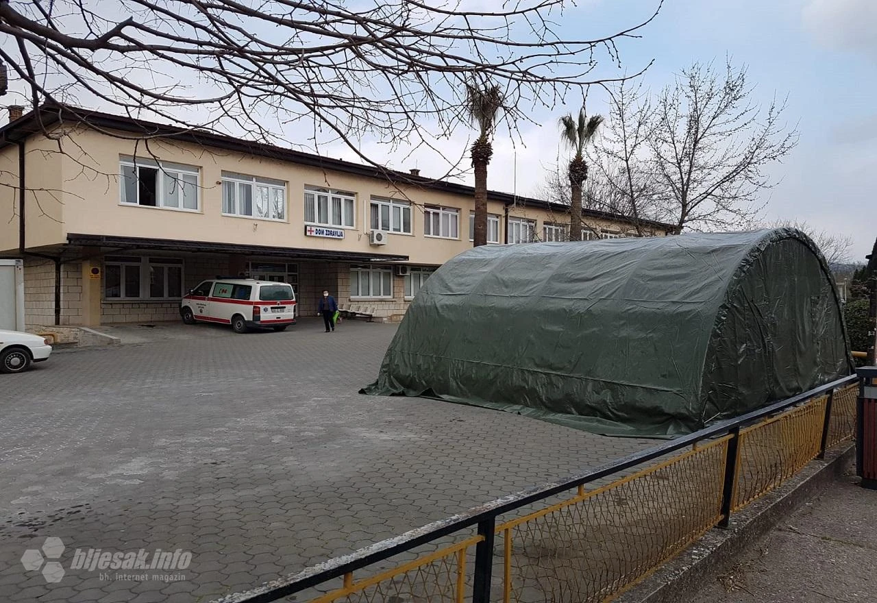 Čapljina: Ispred Doma zdravlja postavljen šator