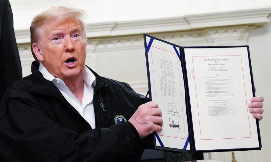 Trump potpisao nalog protiv gomilanja robe i podizanja cijena
