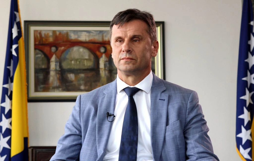 Novalić najavio poduhvat: Bh. tvrtka će pokušati 'iskopirati' respirator i napraviti svoj