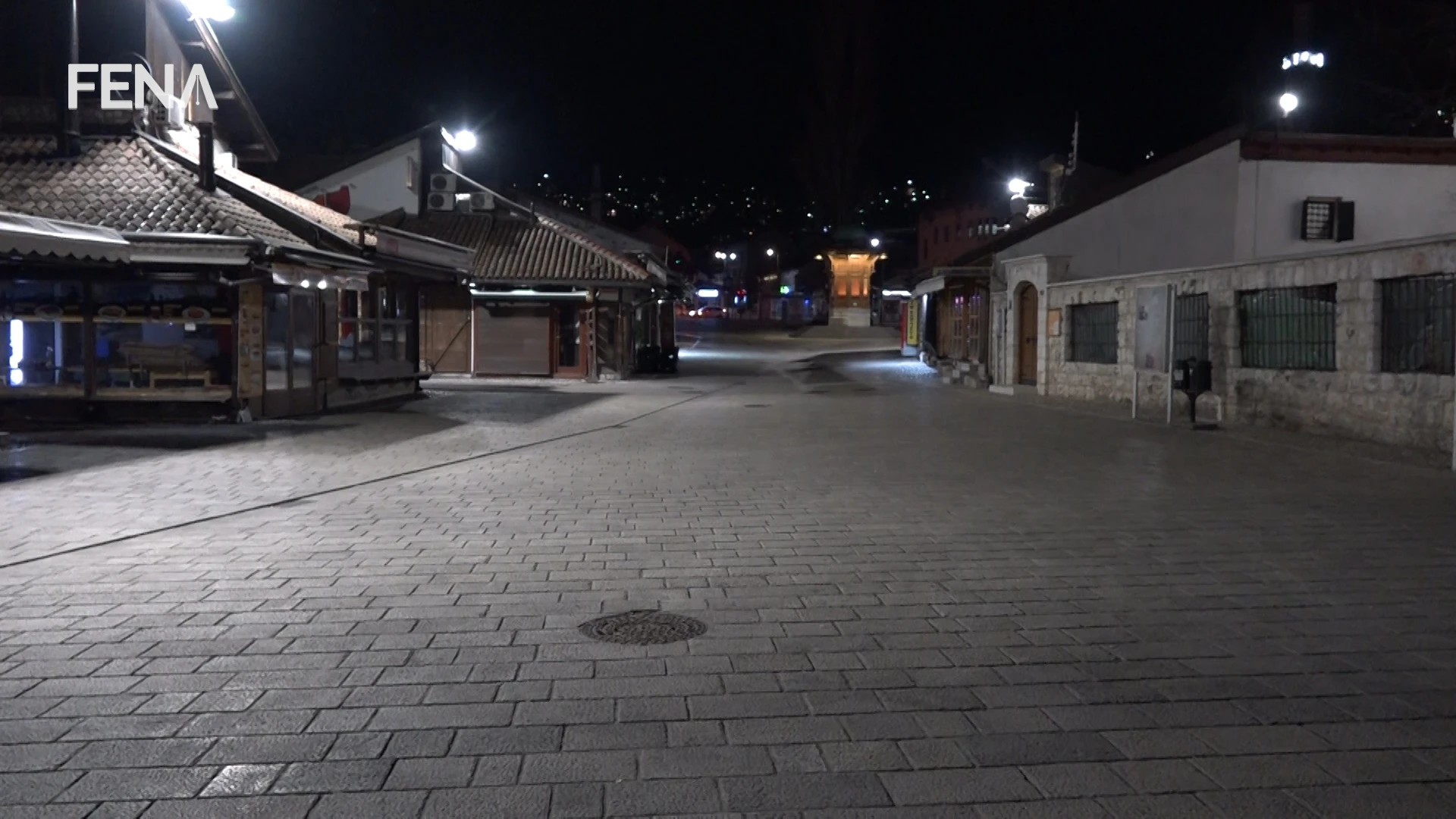 Na ulicama Sarajeva večeras samo policijske patrole i novinarske ekipe (VIDEO)