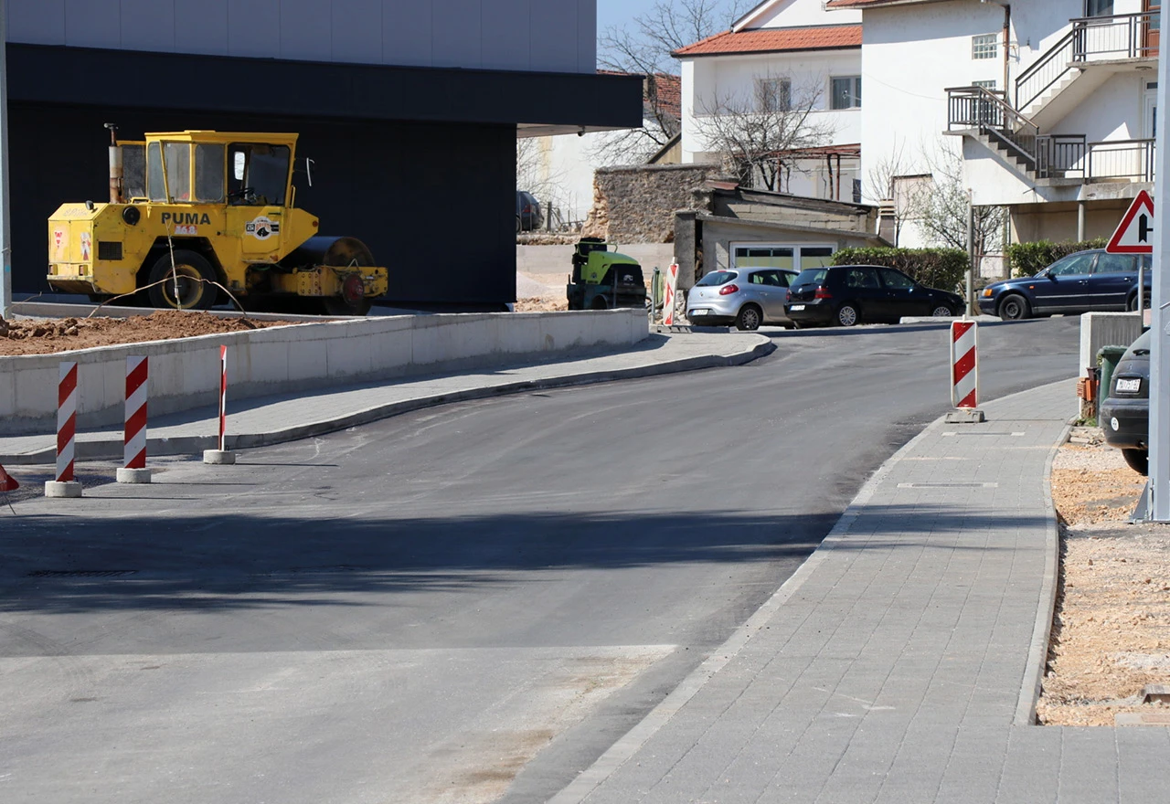 Šminka se Široki Brijeg: Izgrađen kružni tok, nogostup i parking