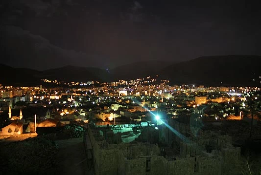 Mostar pljeskom nagradio sve koji se bore protiv koronavirusa