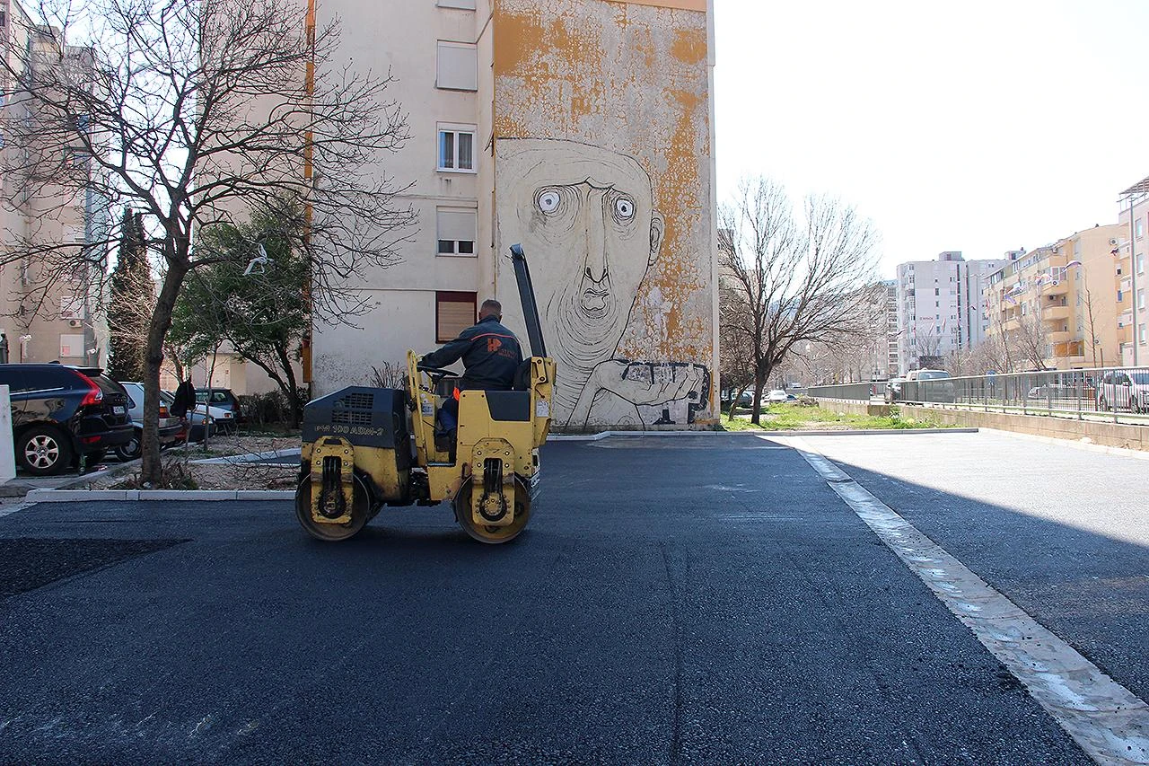 Korona neće u asfalt: Šminkanje oko mostarskih zgrada 