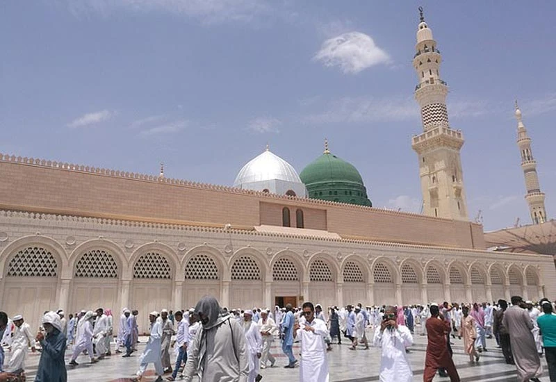 Saudijska Arabija zbog pandemije koronavirusa obustavila molitve u džamijama