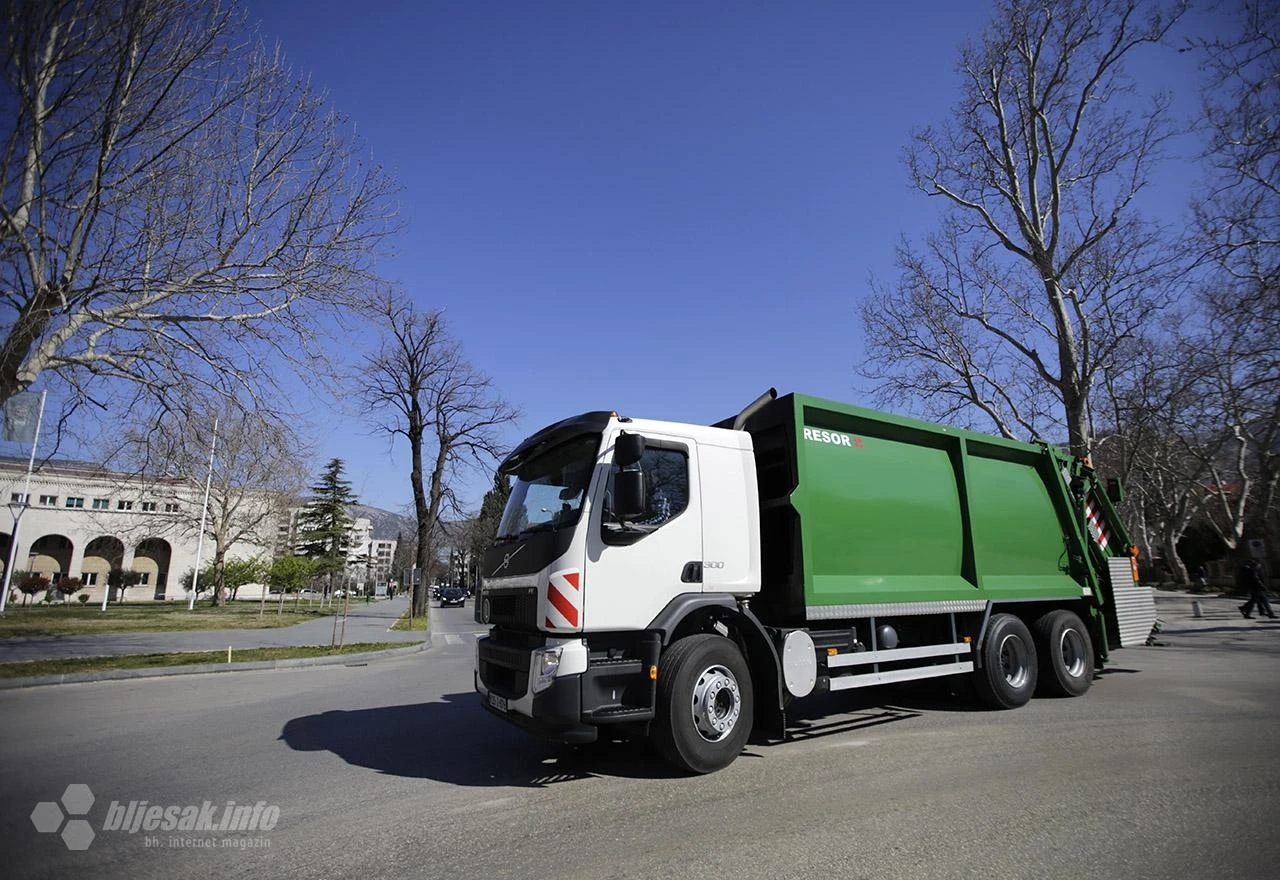 Pojačanje na mostarskim ulicama: Komunalci dobili novo vozilo