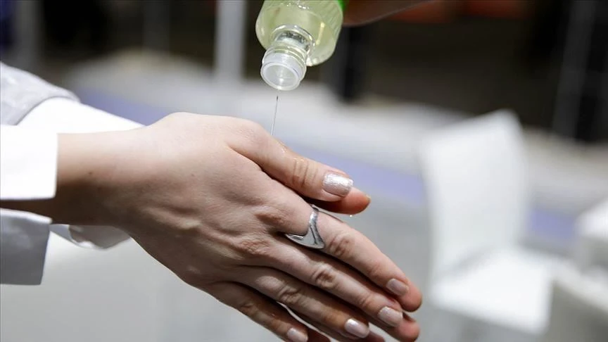 Kolonjska voda, znak dobrodošlice u Turskoj, postala mjera dezinfekcije