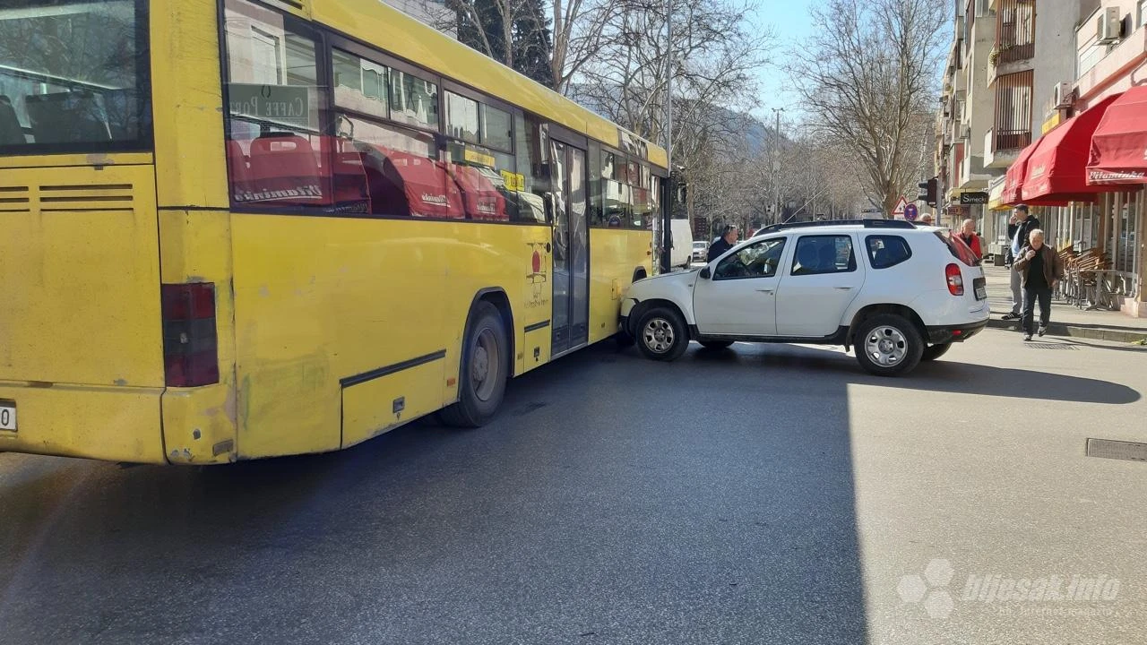 'Susret' u Mostaru: Bus i Dacia na raskrižju