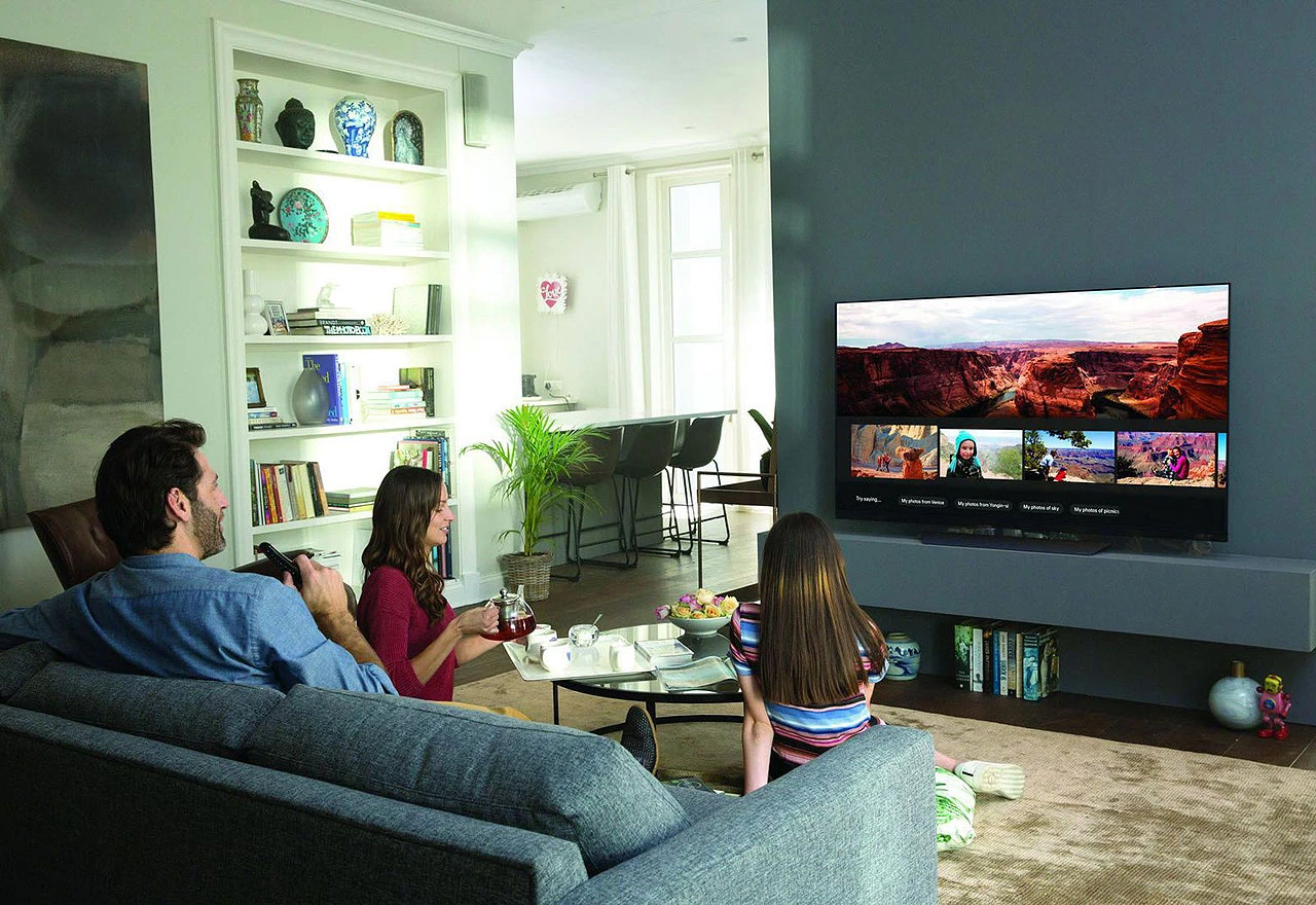 Otključani svi kanali, ne izlazite vani, gledajte TV
