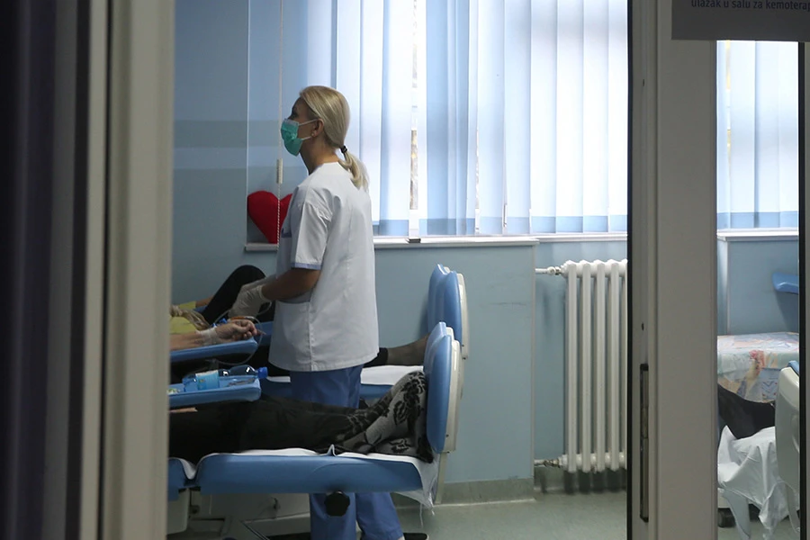 RS: Izoliran novi pacijent sa simptomima akutne respiratorne infekcije