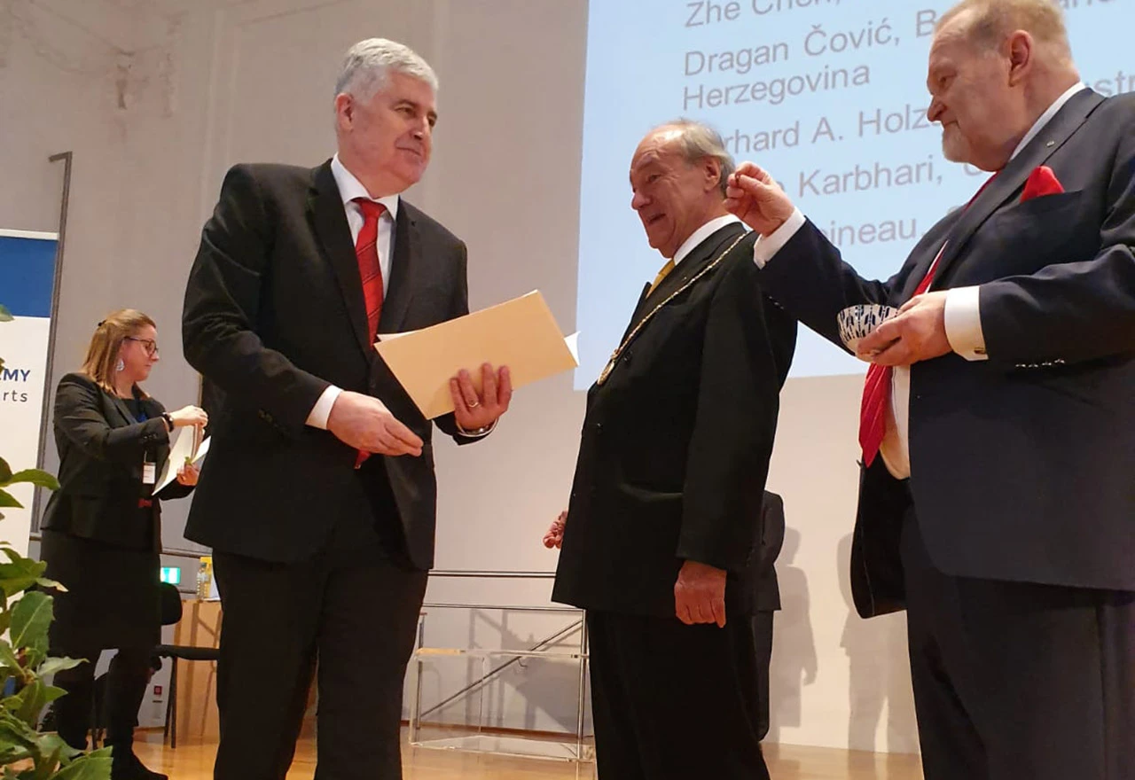Dragan Čović primljen u Europsku akademiju znanosti  i umjetnosti