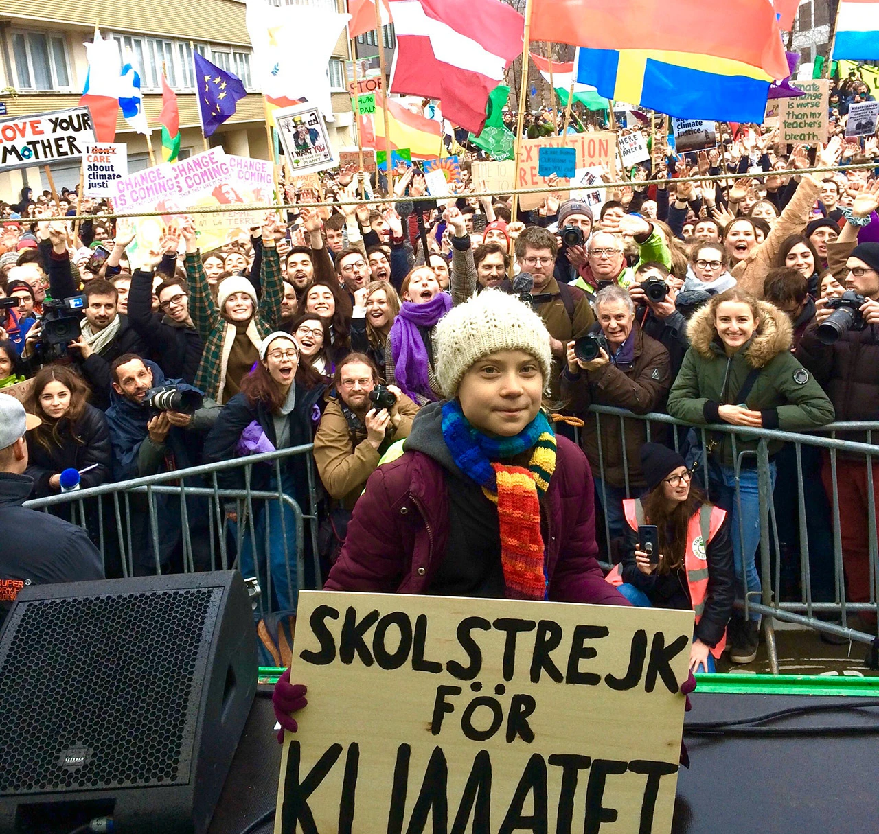 Tisuće ljudi s Gretom Thunberg na prosvjedu za klimu