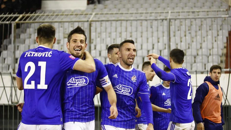 Dinamo slavio na Poljudu; Hajduk sat vremena s igračem manje