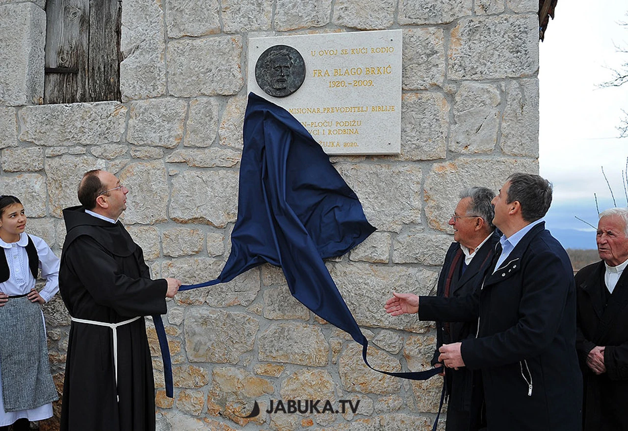 Otkrivena spomen ploča fra Blagi Brkiću, prvom hercegovačkom misionaru u Africi