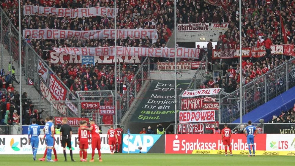 Bayern pobijedio 6:0, ali zamalo izgubio bodove radi vulgarnosti huligana