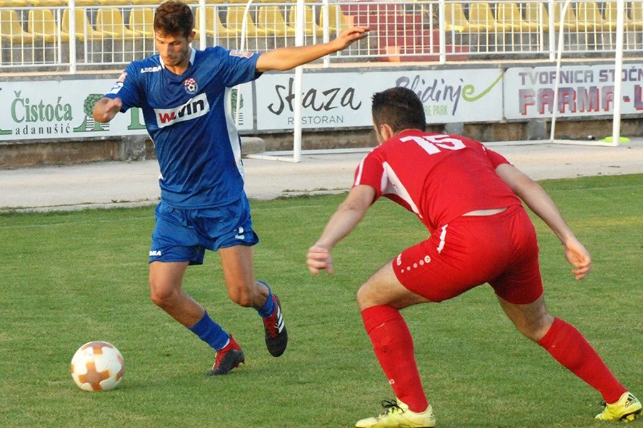 Široki savladao Mladost