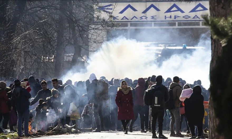 Grčka: Suzavcem i zvučnim bombama rastjerivali migrante