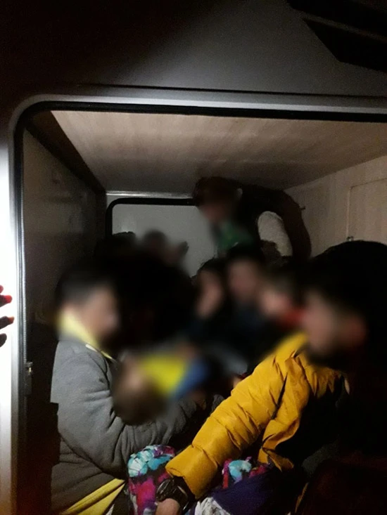 Policija spasila život 12 migranata