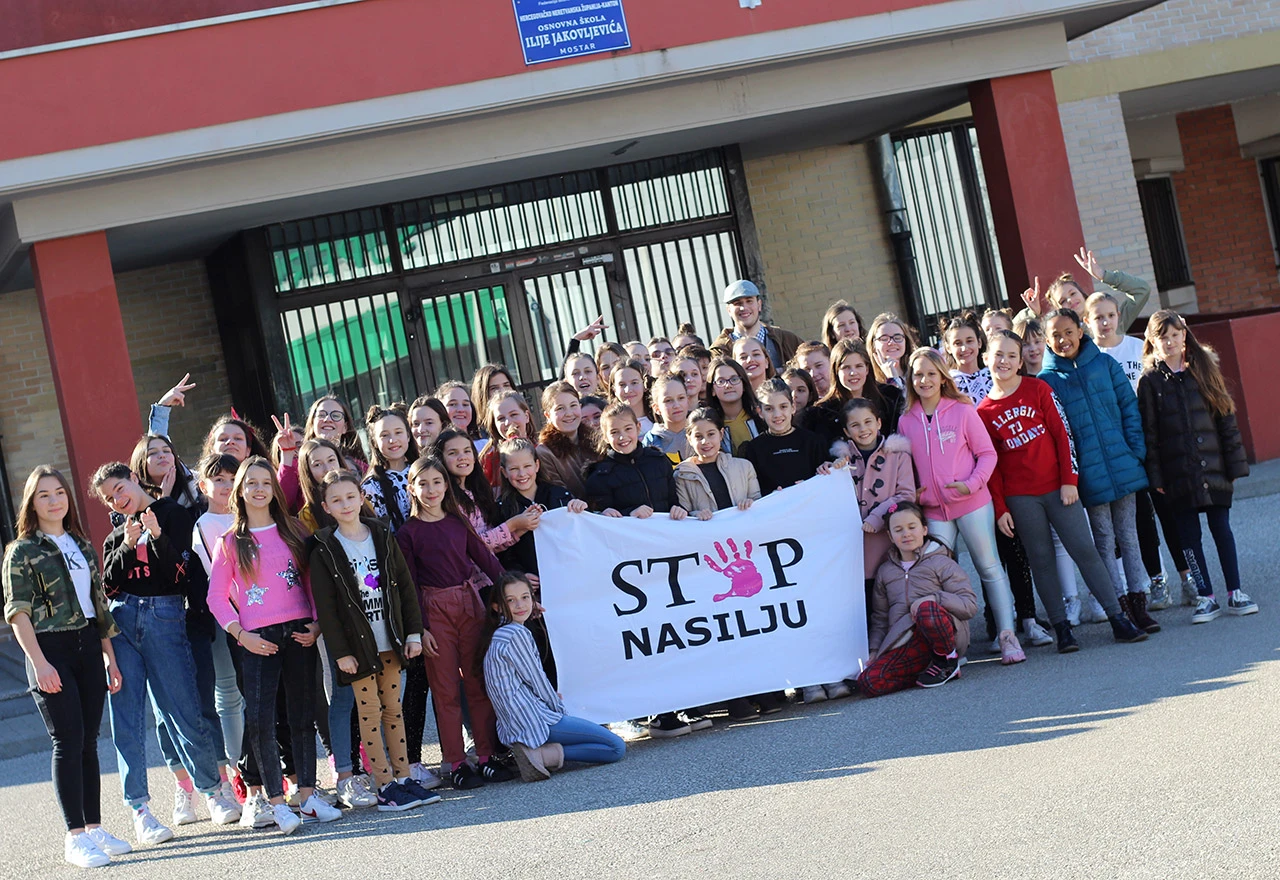 B-Dance novim video spotom poručio Nasilju kaži NE