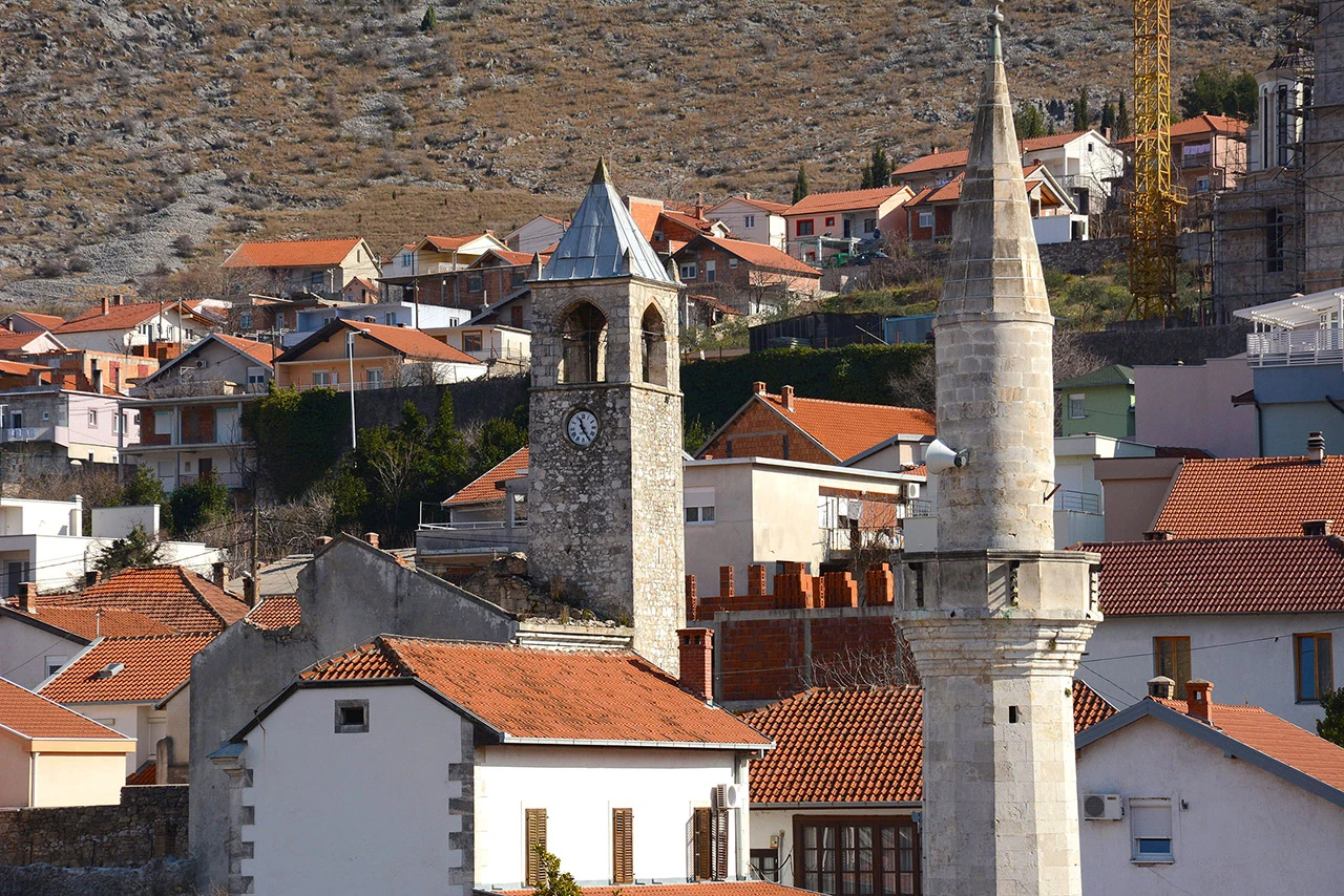 Sunčano, u Hercegovini večeras slaba kiša