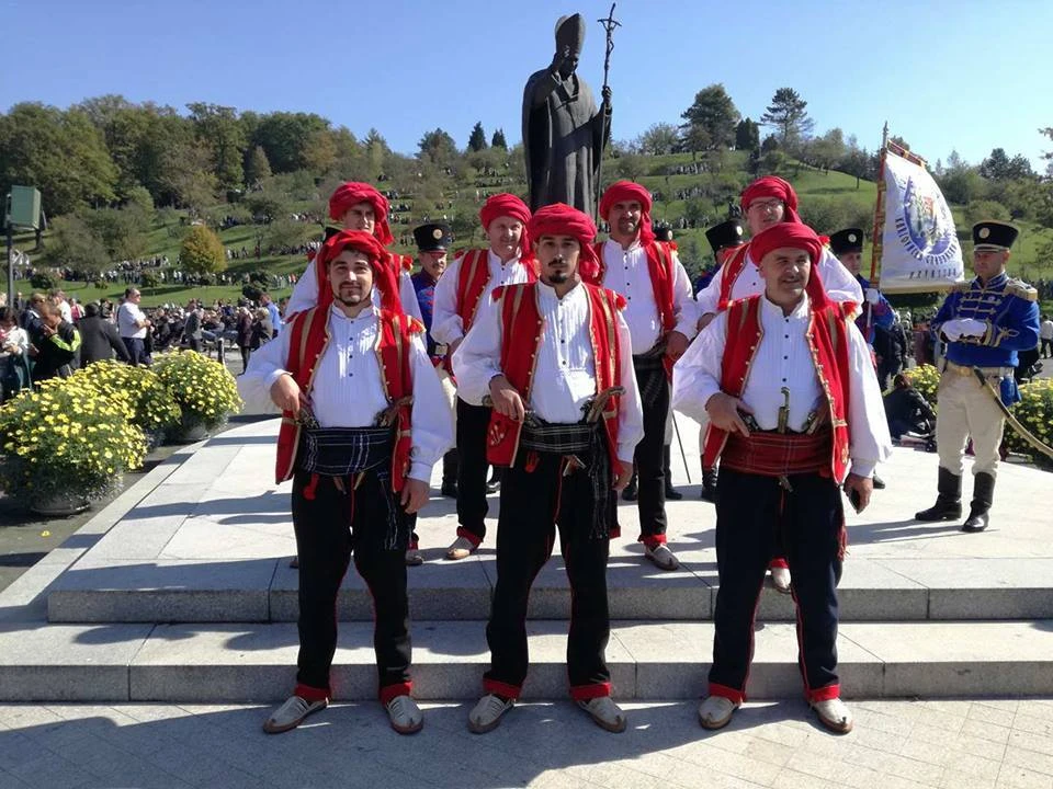 Hajdučka družina Mijata Tomića primljena u Savez povijesnih postrojbi hrvatske vojske