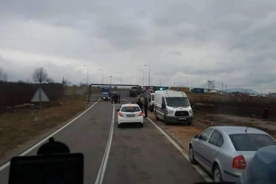 Ograda na granici između Hrvatske i BiH stoji već mjesecima