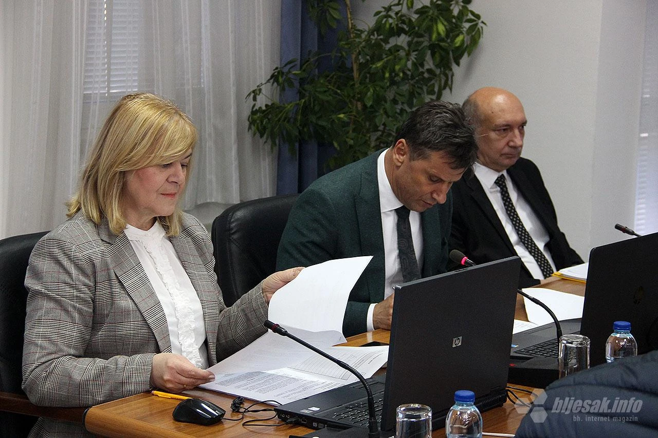 Vlada odbila ponudu za Aluminij