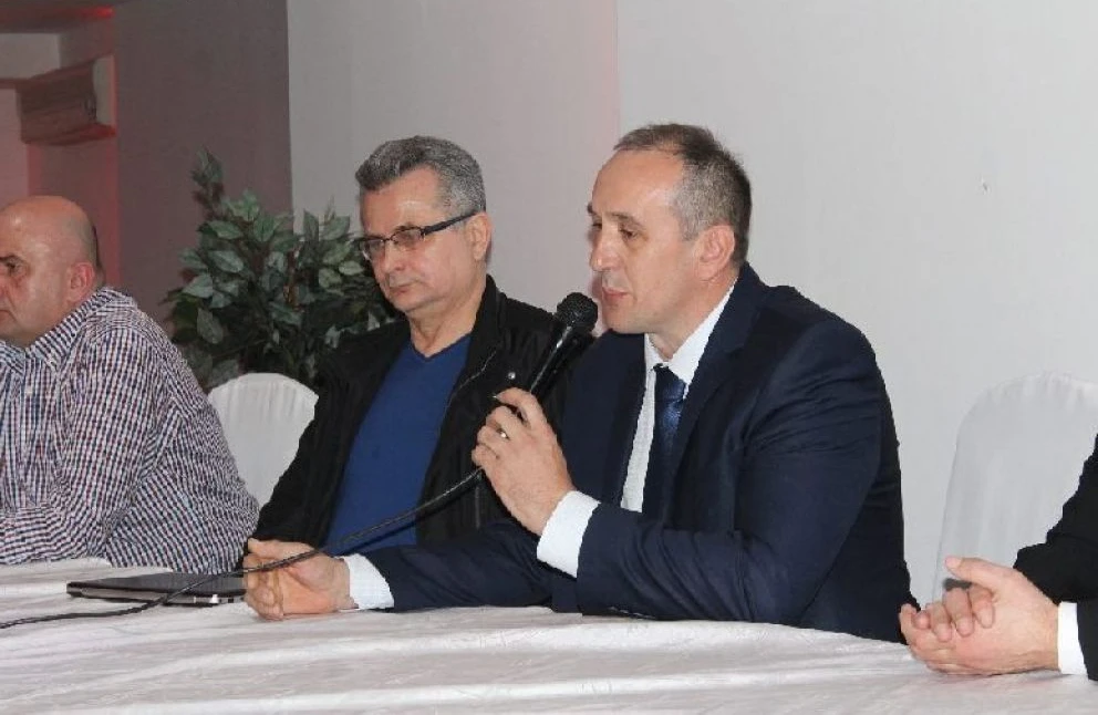 Duvanjski književnik objavio zbirku pjesama ''Poniranja''