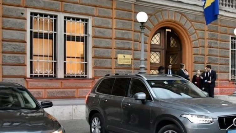 Američki veleposlanik kod Dodika: Svi koji rade protiv mira ove zemlje, snosit će prave posljedice !