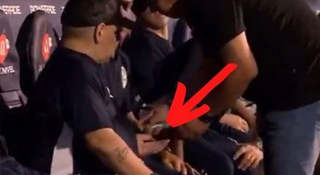 Maradona se nije riješio stare navike