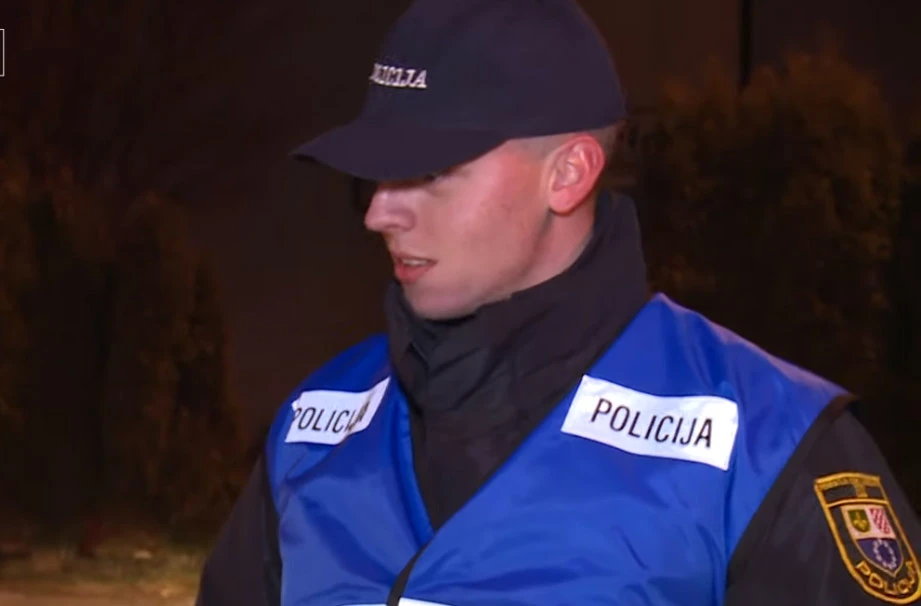 Lijepa gesta policije u Livnu: Dijelili ruže uzornim vozačicama