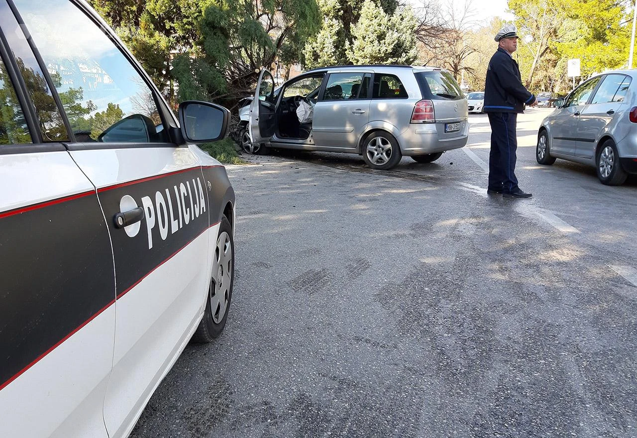 Valentinovo na cestama: 16 prometnih nesreća u HNŽ-u