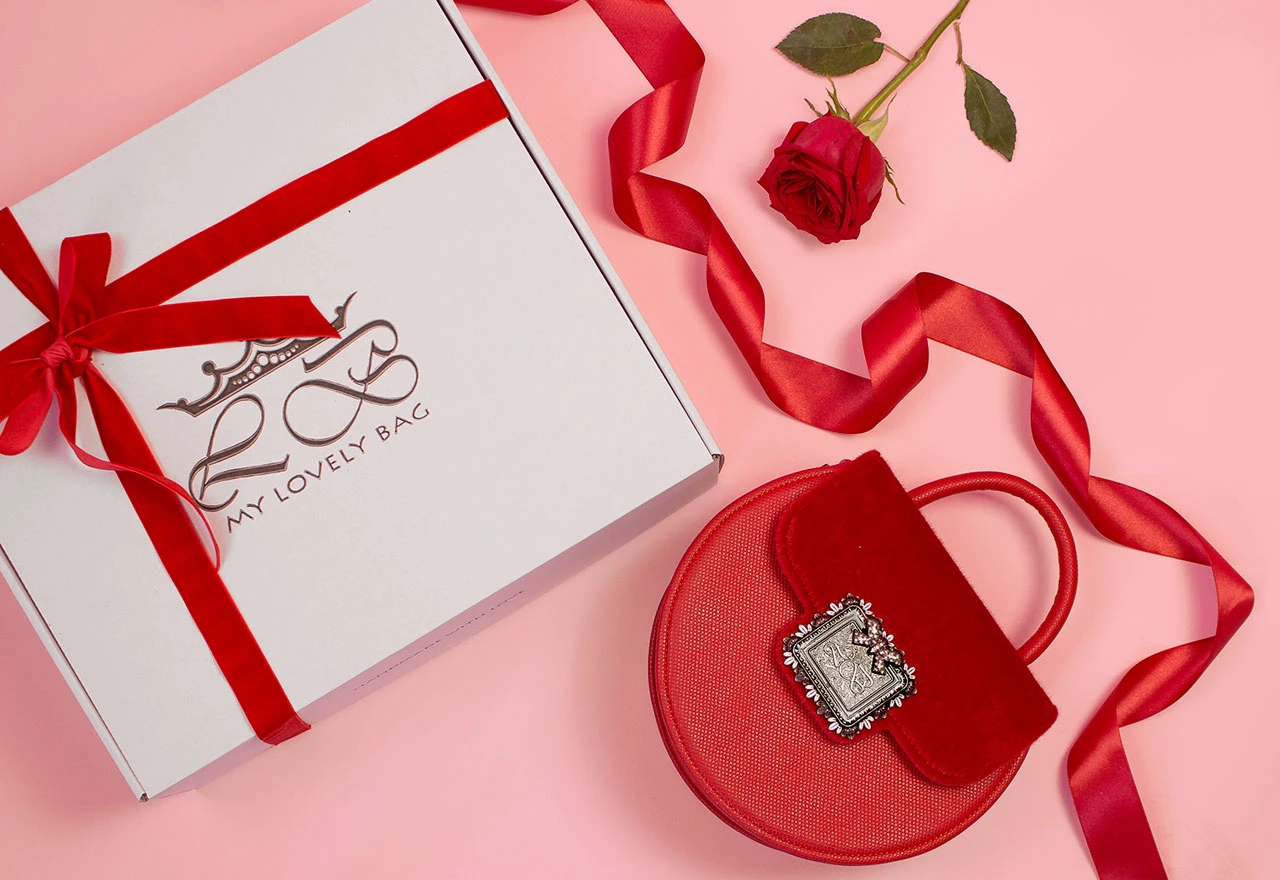 Bljesak nagrađuje: Otkrij zašto nećeš slaviti Valentinovo i osvoji My Lovely Bag torbicu