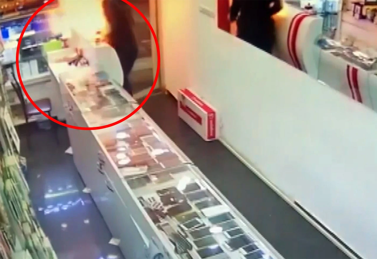 VIDEO | Zapalio mu se mobitel u rukama