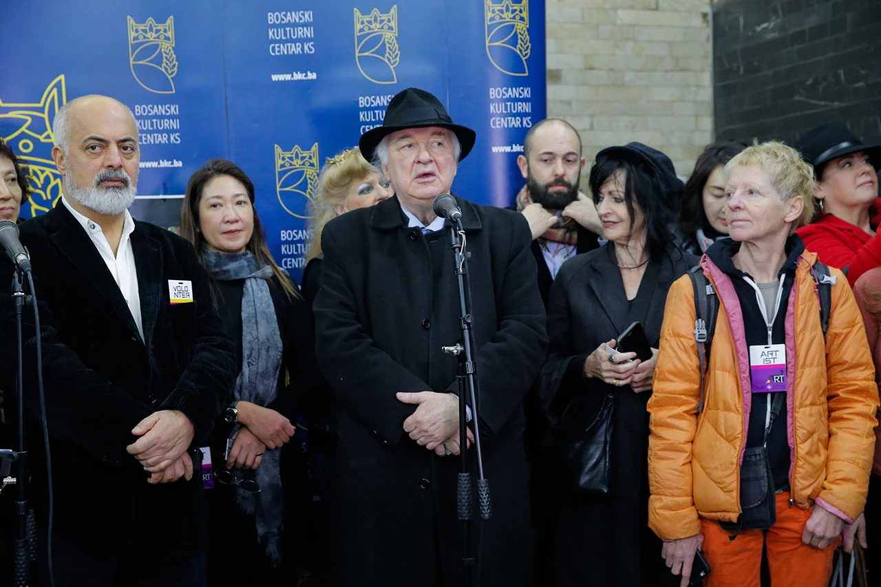 Simboličnim puštanjem 36 golubova počelo otvaranje 'Sarajevske zime' 