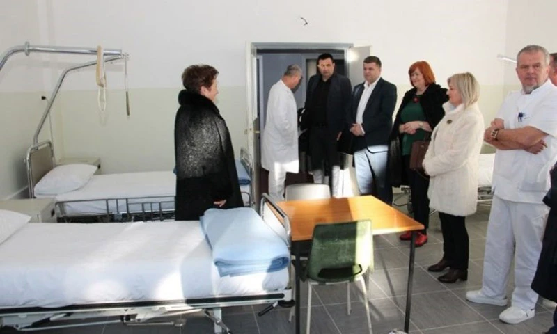Zajednica žena HDZ-a BiH livanjskoj bolnici uručila vrijednu donaciju