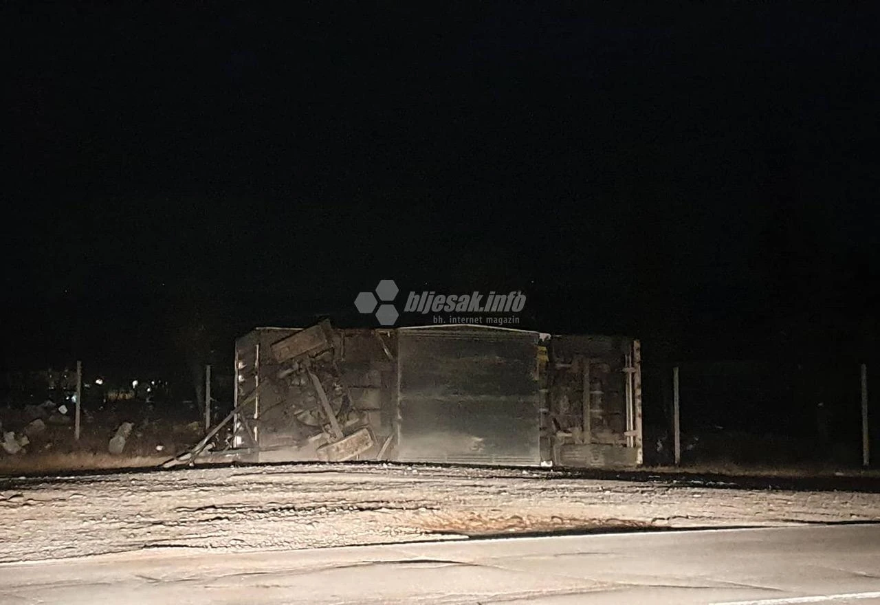 Mostar: Olujni vjetar prevrnuo prikolice, pojedina naselja ostala bez struje