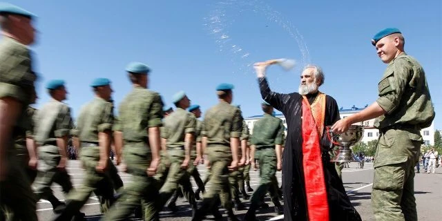  Ruski svećenici ne bi trebali blagoslivljati nuklearne rakete
