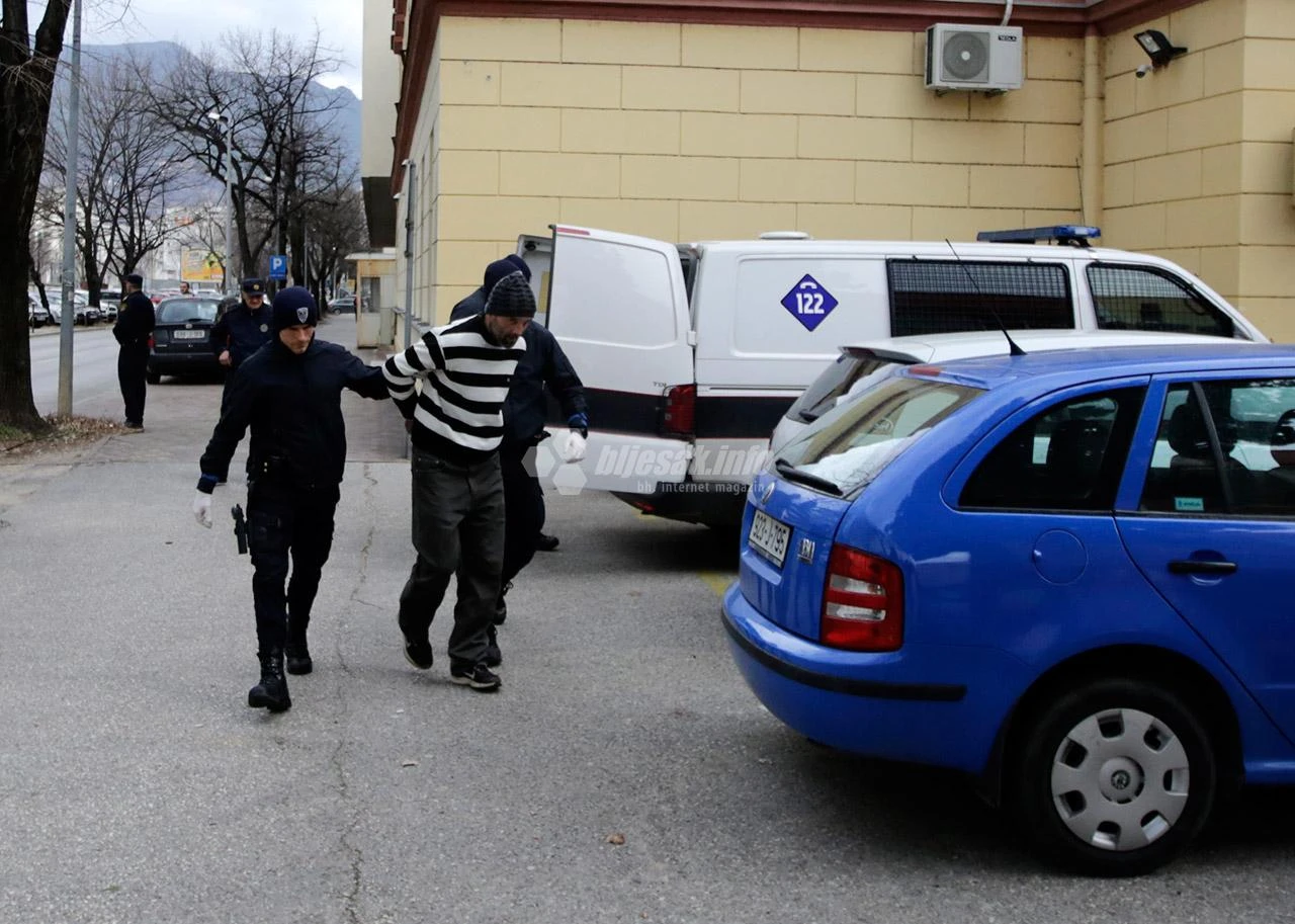 VIDEO | Mostarski napadač priveden u Tužiteljstvo