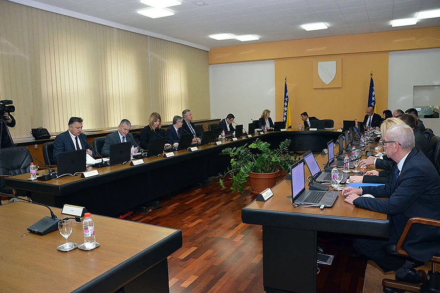 Vlada FBiH: Poduzeti sve mjere za zaštitu od koronavirusa
