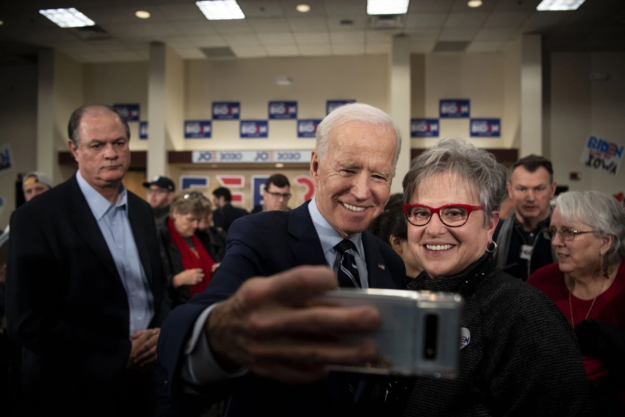 Desetak dana prije Iowe vodeći kandidati su Sanders, Buttigieg, Biden i Warren