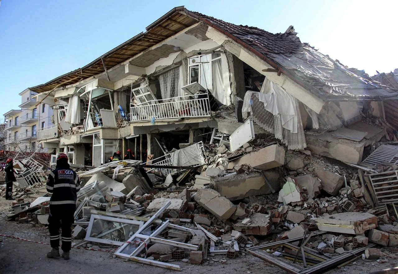 Turska se opet trese: Poginulo 29 osoba, spašene 43
