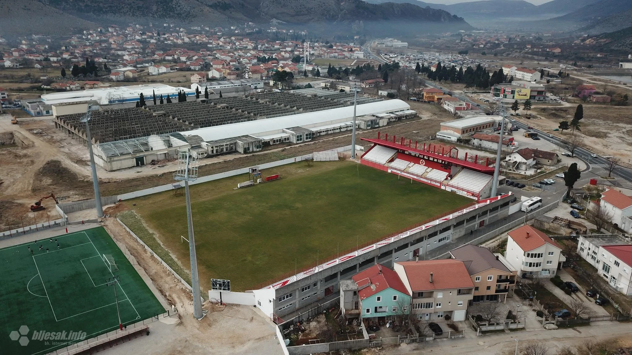 Stadion Rođeni dobio reflektore i novu navijačku tribinu