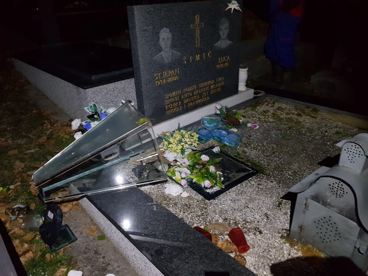 U Tuzli otvorene i polupane grobnice na groblju "Veresika"
