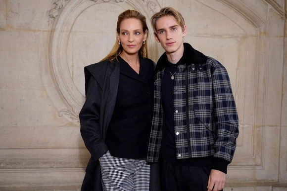 Uma Thurman na Tjednu mode s najdražom pratnjom