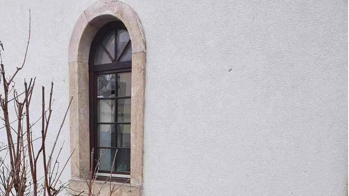 Počinitelji se u pratnji roditelja ispričali zbog napada na džamiju