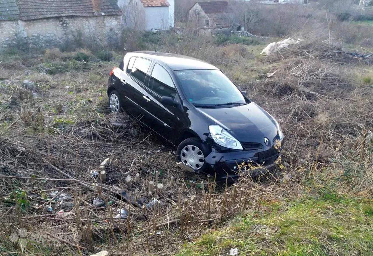 Čapljina: Jedna osoba ozlijeđena pri slijetanju vozila s ceste