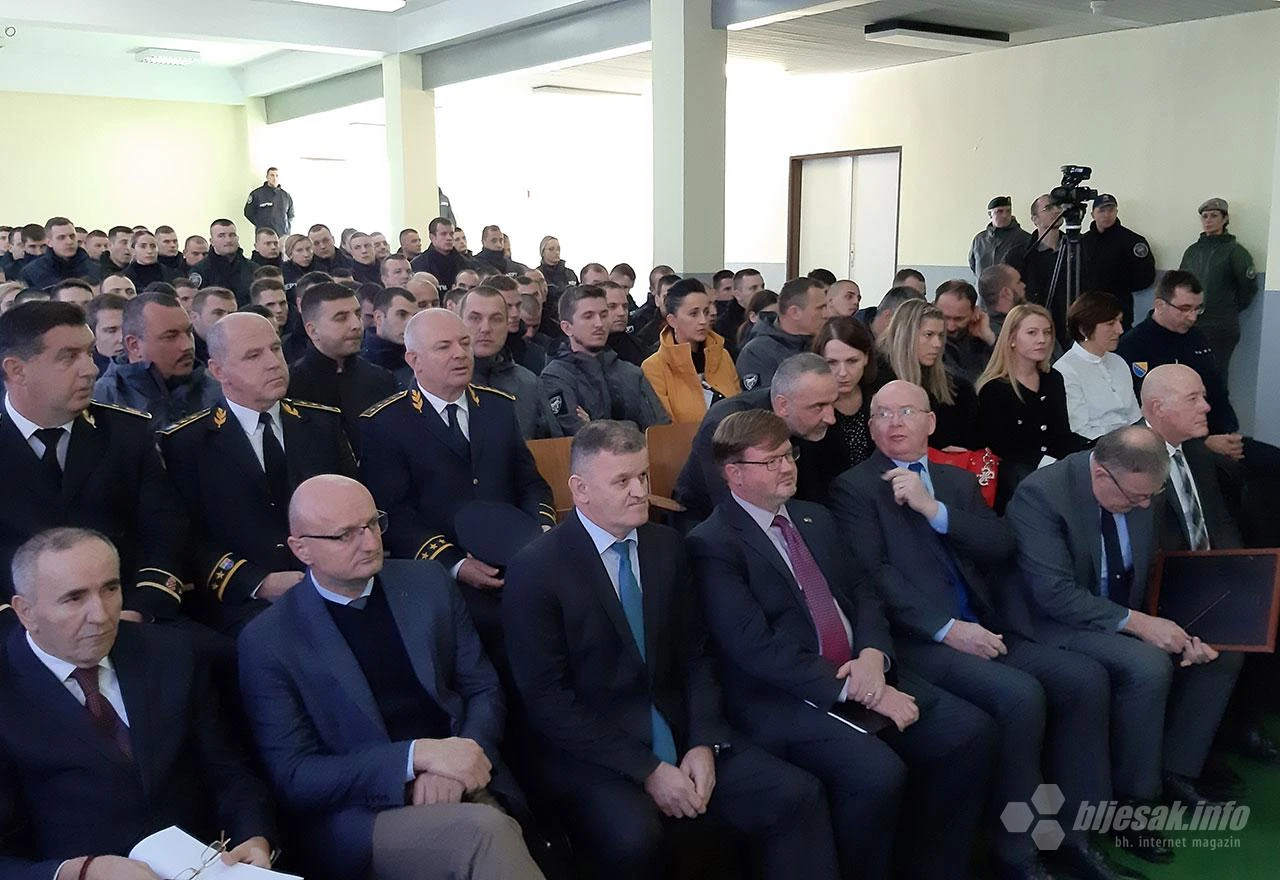 Mostar: Dodjeljen IADLEST certifikat Agenciji za školovanje i stručno usavršavanje kadrova